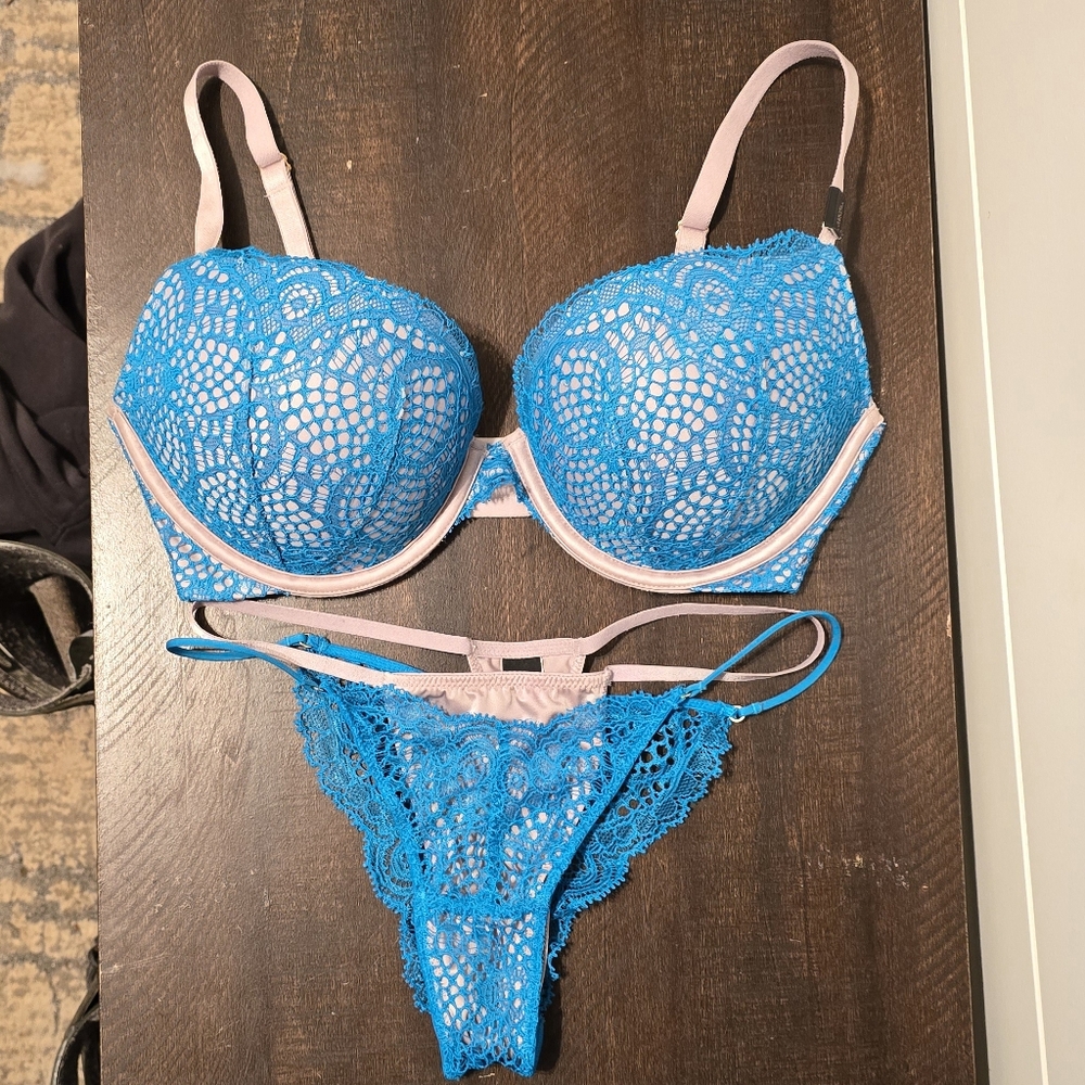 Victoria's Secret 32DD BRA SET M panty VERY SEXY Push-up